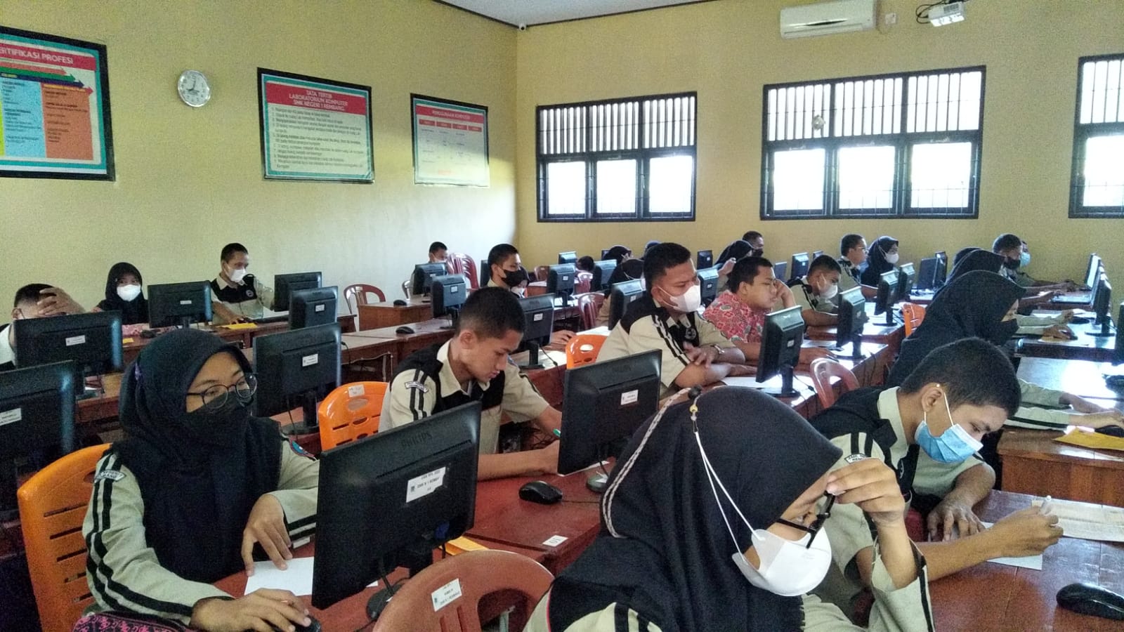 Kegiatan Membuat File Presentasi